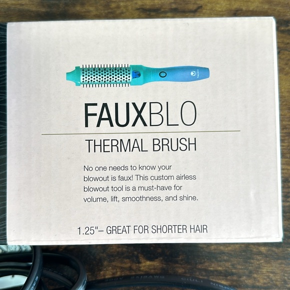 1.25” Calista Fauxblo Thermal Brush - Picture 2 of 3